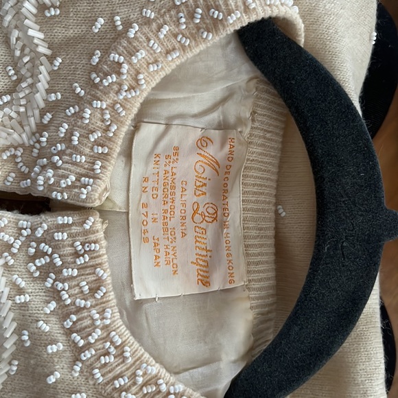 Vintage Women’s Beaded Cream Colored Sweater/Cardigan - Picture 3 of 8